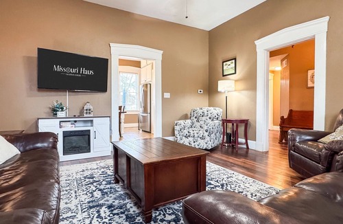 Washington House | Mini Aussie | Dog-friendly, Fire pit, Fenced yard