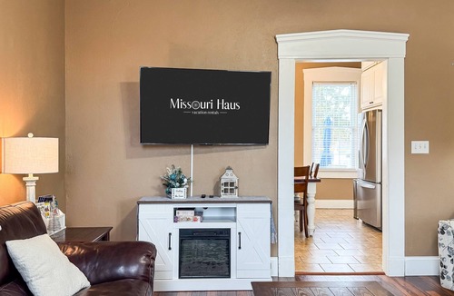 Washington House | Mini Aussie | Dog-friendly, Fire pit, Fenced yard