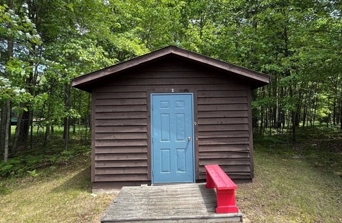 Lake Cabin | Mini Cabin Paradise -15 individual cabins with Access to Private Lake