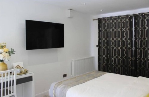 Newport Pagnell Apartment | Mini Cosy Studio Flat Milton Keynes