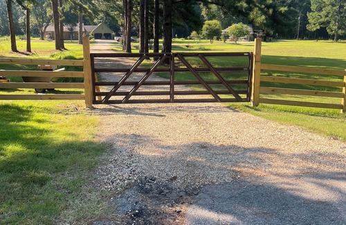 Eastabuchie Cottage | "Mini Farm" stay, Guest Cottage, 2 BD 1 Bath, Large Kitchen on 8 acres.