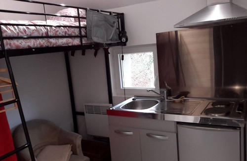 Bonny-sur-Loire Apartment | Mini gîte, studette