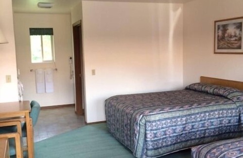 Whitefish Hotel | Mini Golden Inns Motel
