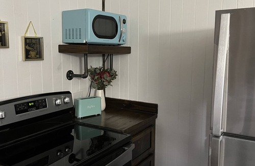 Wichita Falls Cabin | Mini home by Kataluma Nightly Rentals