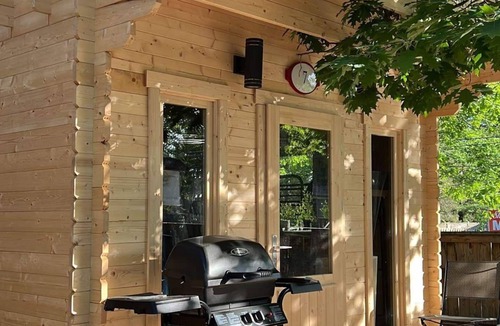 Wasaga Beach Cabin | Mini Home by the Beach