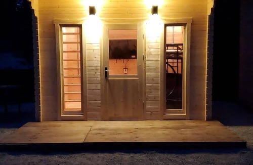 Wasaga Beach Cabin | Mini Home by the Beach