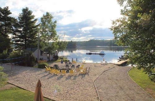 Seguin Cabin | Mini Home on the Lake