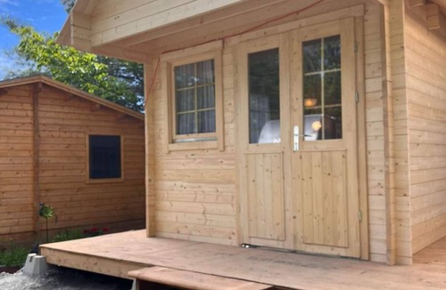 Seguin Cabin | Mini Home on the Lake