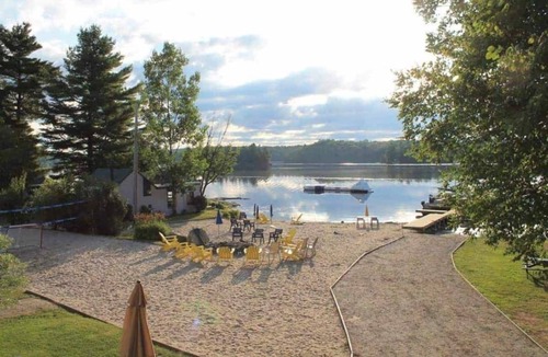 Seguin Cabin | Mini Home on the Lake