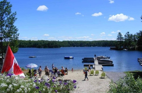 Seguin Cabin | Mini Home on the Lake