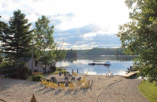 Seguin Cabin | Mini Home on the Lake