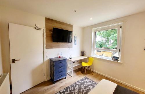 Hamilton House | Mini hotel with home facilities in Hamilton West