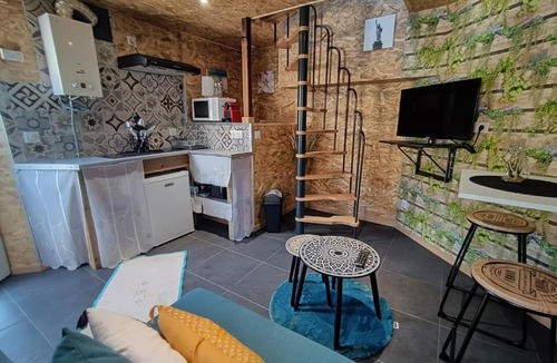 Toury Apartment | Mini House in Beauce