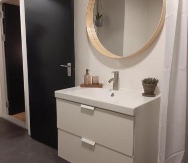 Baring Apartment | Mini-lejlighed med køkken - deler bad og toilet med nabolejlighed 2
