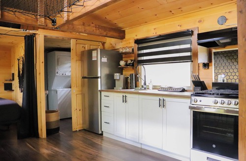 Sainte Rose du Nord Ski Chalet | Mini-maison En Montagne avec Spa, Sauna & Rivière