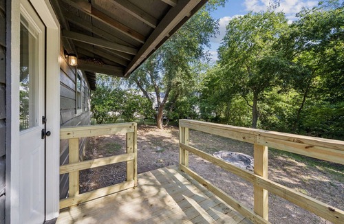 Waxahachie House | Mini Manor on Sardis