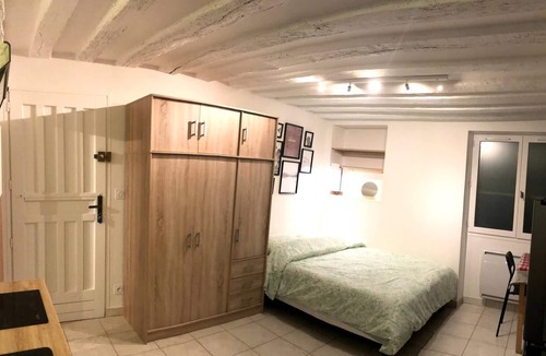 Montlhery Apartment | ☆ Mini Studio 5* - Montlhéry Centre ☆