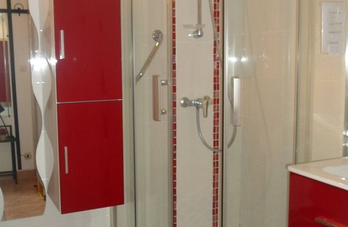 Balaruc-les-Bains Apartment | Mini-studio in Balaruc-les-Bains, near pond and spa