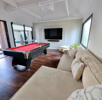 La Baule-Escoublac Villa | Mini Villa avec Piscine et Jacuzzi privés, Sauna et Home-Cinéma à 800m des Commodités