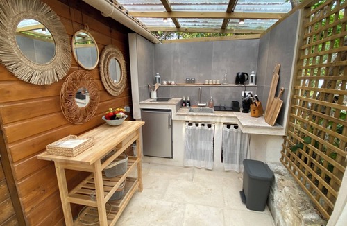 Cagnes-sur-Mer Ski Chalet | Mini Villa With Jacuzzi