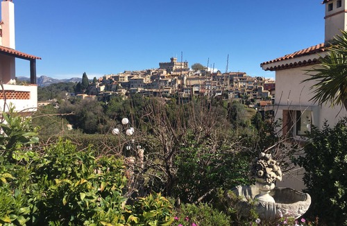 Cagnes-sur-Mer Ski Chalet | Mini Villa With Jacuzzi