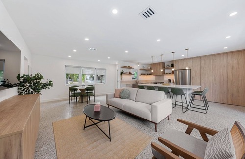 Old Northwood House | Minimalist Luxury in Historic WPB-Great Location Near Town, Beach, Sites!