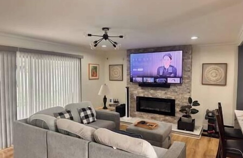 Buena Park House | Minimalist Room in Buena Park