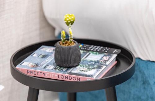 Park Royal Apartment | Minimalist Studio Bliss with Refreshing Ambiance