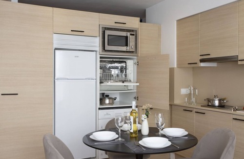 Castello de la Plana Apartment | Minimalist twin studio in Castellón