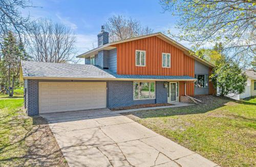 Apple Valley House | Minne-Getaway, Designer Stay South Of The River
