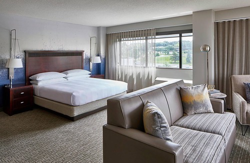 St. Louis Park Hotel | Minneapolis Marriott West