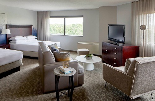 St. Louis Park Hotel | Minneapolis Marriott West