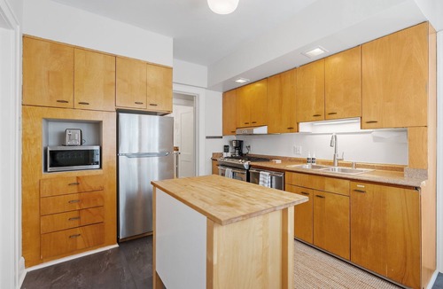 Ecco House | MINNeSTAY* Calhoun Cove