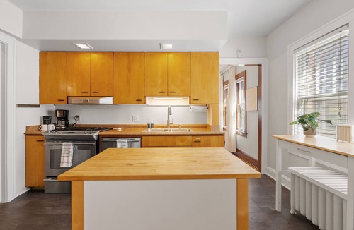 Ecco House | MINNeSTAY* Calhoun Cove
