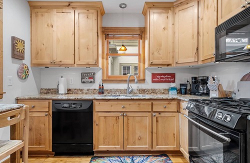 Linden Hills House | MINNeSTAY* Cottage on Upton | Linden Hills