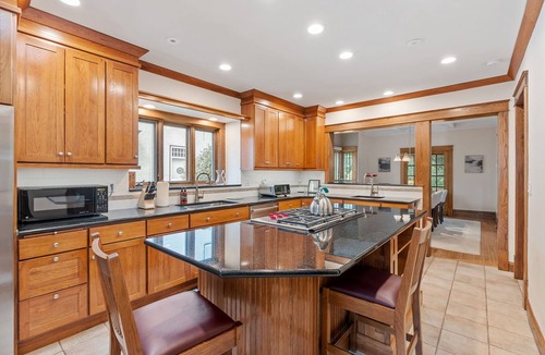 Linden Hills House | MINNeSTAY* Harriet House