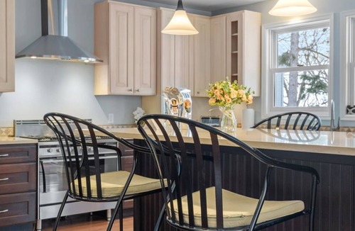 Navarre House | MINNeSTAY* Minnetonka Dream