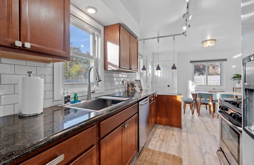 Richfield House | MINNeSTAY* Richfield Gem
