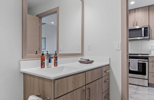 Warehouse District Apartment | MINNeSTAY* Sable 203 | North Loop | Target Center