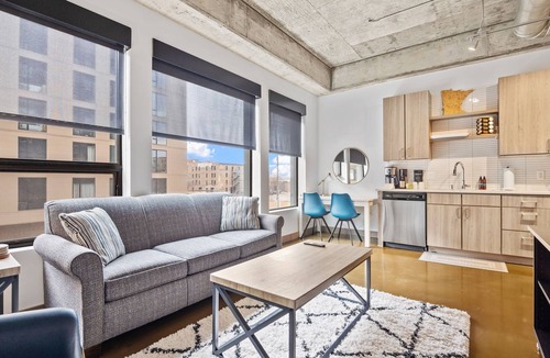 Warehouse District Apartment | MINNeSTAY* Sable 204 | North Loop | Target Center