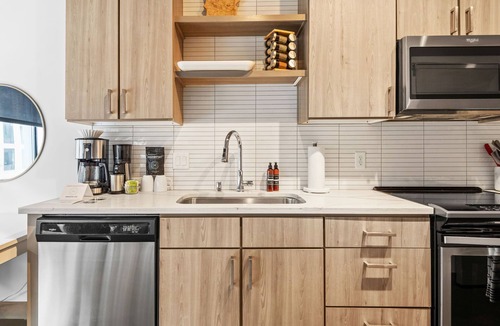 Warehouse District Apartment | MINNeSTAY* Sable 204 | North Loop | Target Center