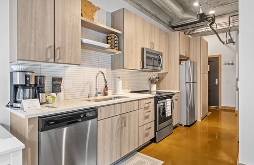 Warehouse District Apartment | MINNeSTAY* Sable 204 | North Loop | Target Center