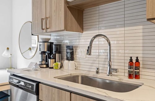 Warehouse District Apartment | MINNeSTAY* Sable 204 | North Loop | Target Center