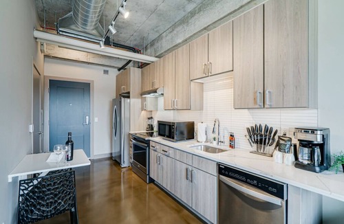 Warehouse District Apartment | MINNeSTAY* Sable 302 | North Loop | Target Center