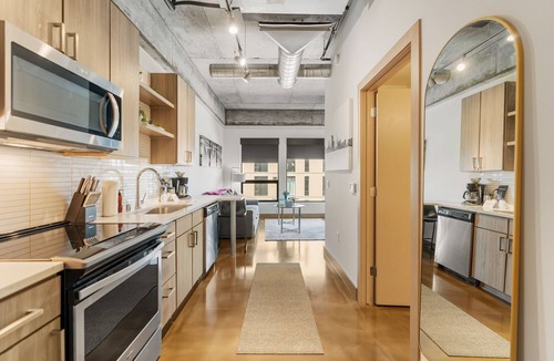 Warehouse District Apartment | MINNeSTAY* Sable 304 | North Loop | Target Center