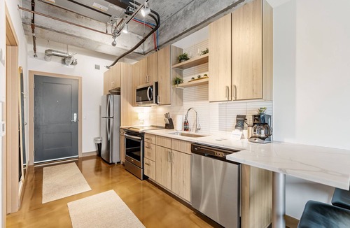 Warehouse District Apartment | MINNeSTAY* Sable 304 | North Loop | Target Center
