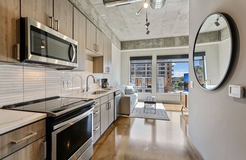 Warehouse District Apartment | MINNeSTAY* Sable 308 | North Loop | Target Center