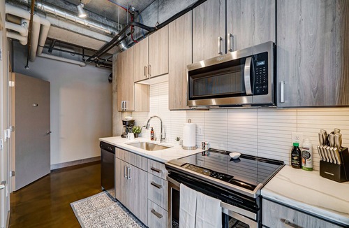 Warehouse District Apartment | MINNeSTAY* Sable 401 - Studio | North Loop | Target Center