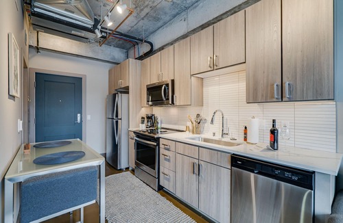 Warehouse District Apartment | MINNeSTAY* Sable 507 | North Loop | Target Center