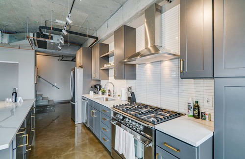 Warehouse District Apartment | MINNeSTAY* Sable 701 - Luxury Two Story Loft | North Loop | Target Center